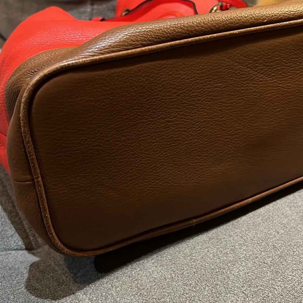 Women’s Michael Kors Large Draw String Bucket Bag… - image 6